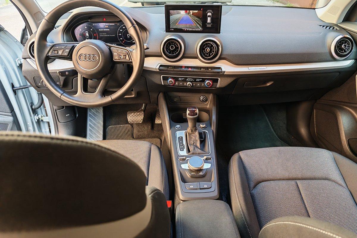 AUDI Q2 35 TDI quattro S tronic Business Advanced