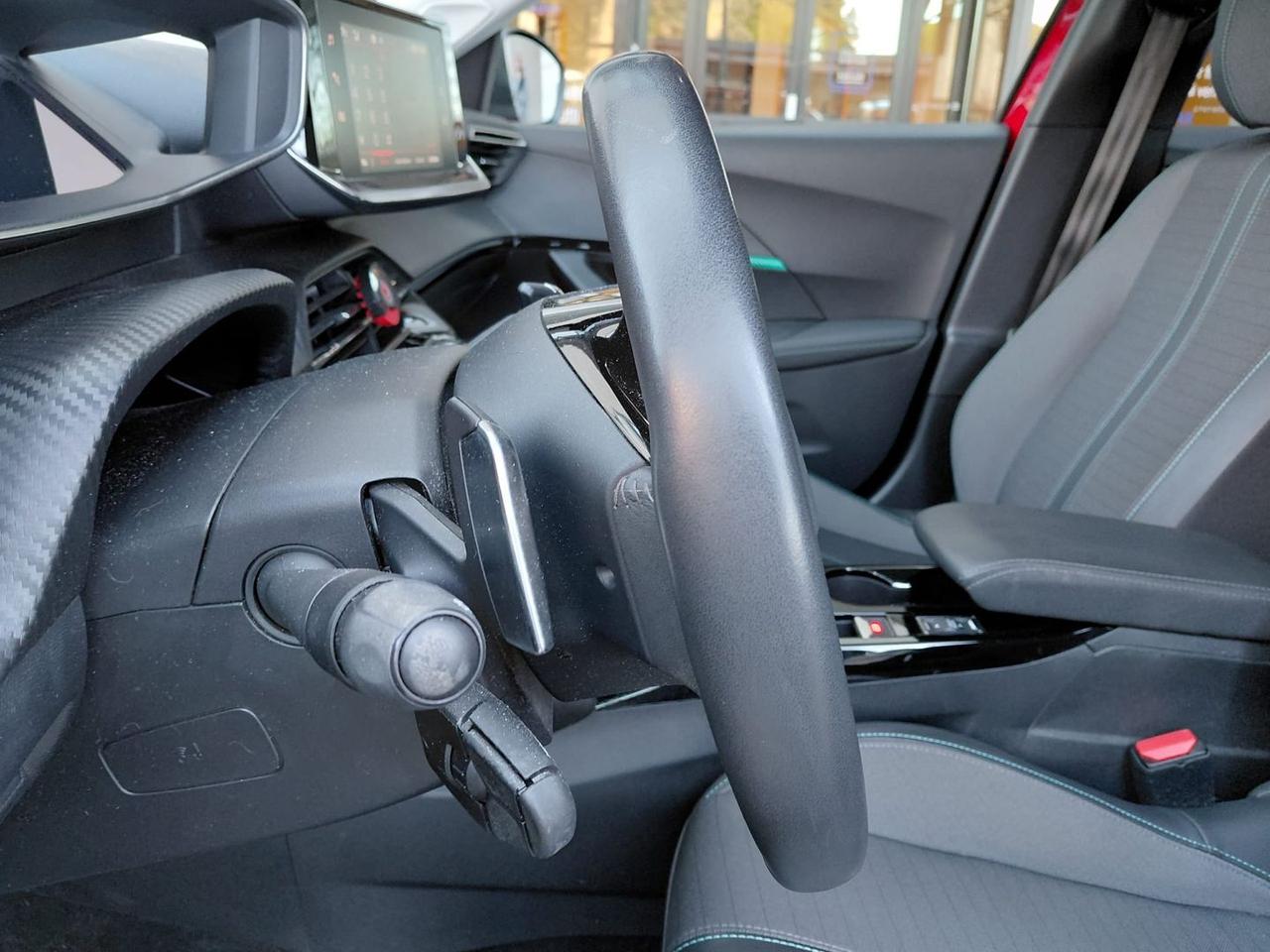 Peugeot 2008 Allure Pack 1.5 Blue HDI 130 #7949