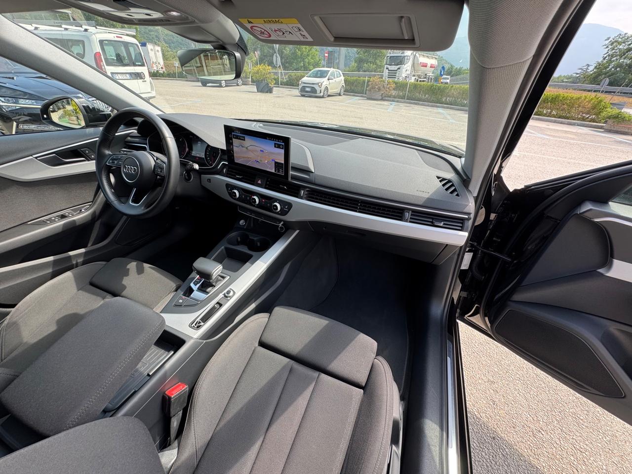 Audi A4 Avant 30 TDI/136 CV S tronic Business Advanced