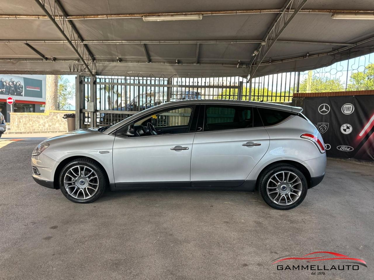 Lancia Delta 1.6 mjt Argento 120cv E5