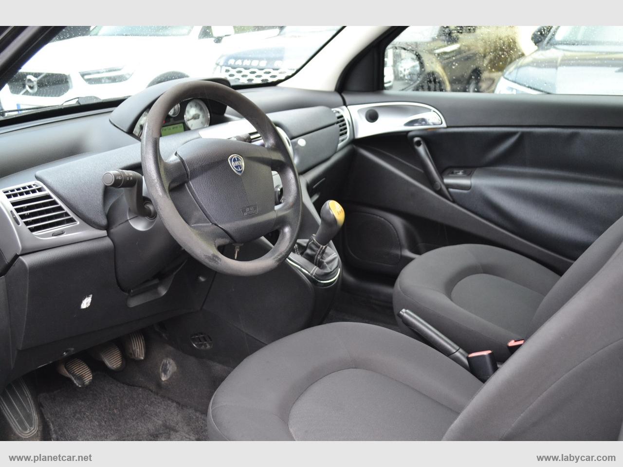 LANCIA Ypsilon 1.3 MJT 75 CV New Oro