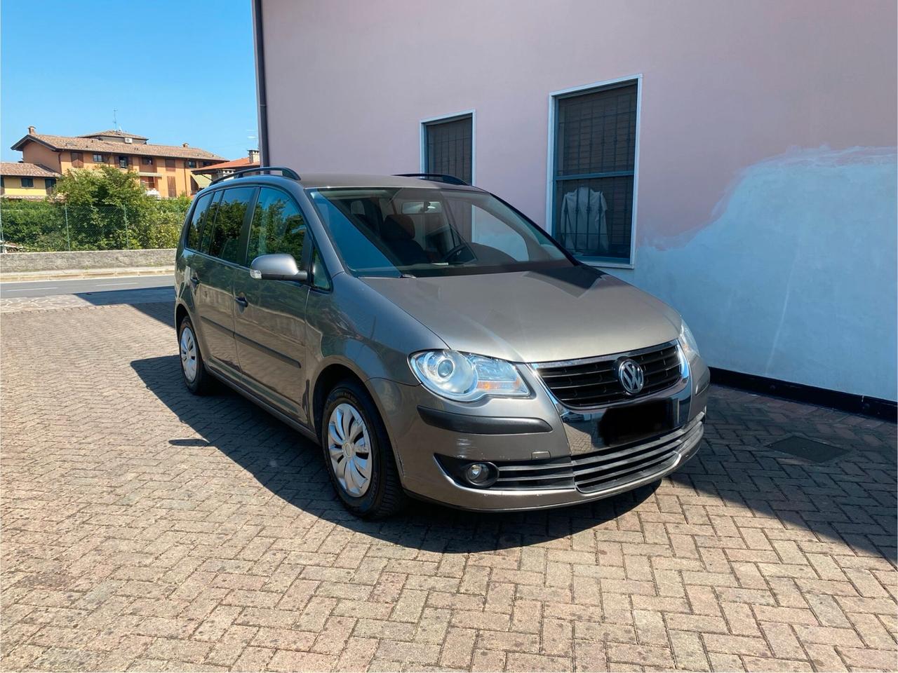 Volkswagen Touran 1.6 Conceptline Bifuel G