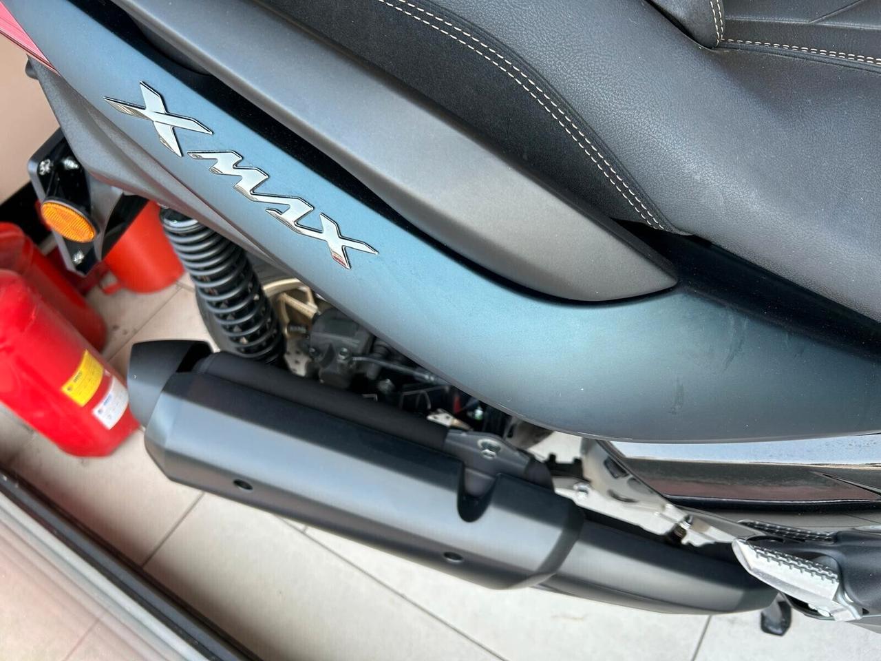 Yamaha X-Max 300 TECH MAX 1800 KM