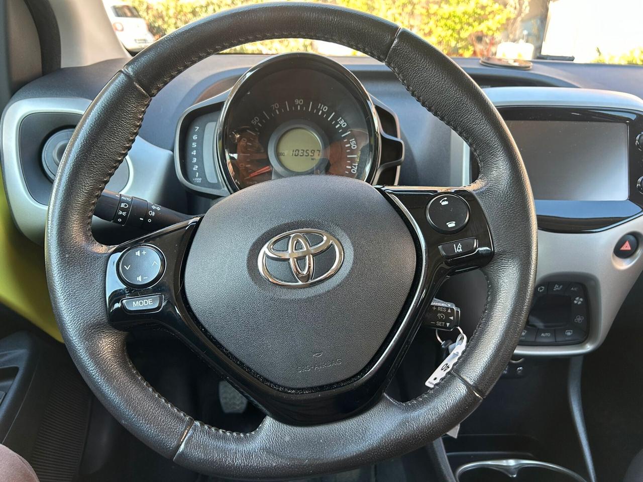 Toyota Aygo 1.0 VVT-i 69 CV 5 porte x-cool TSS