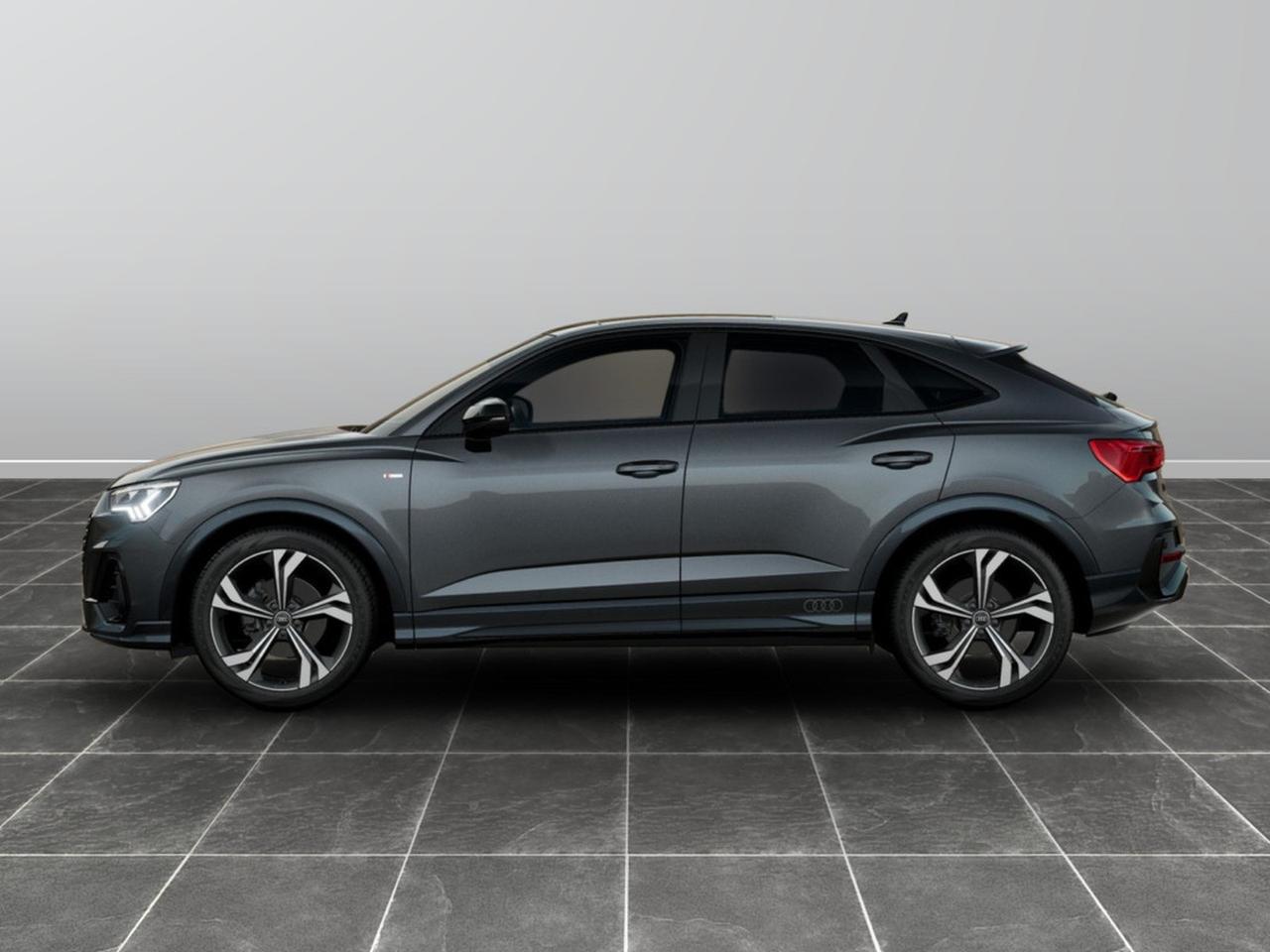 Audi Q3 sportback 35 2.0 tdi identity black s tronic