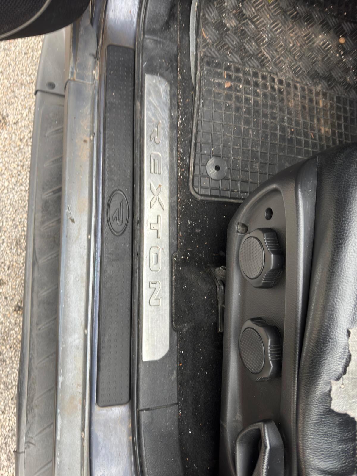 Ssangyong REXTON 2.7 XDi cat Premium