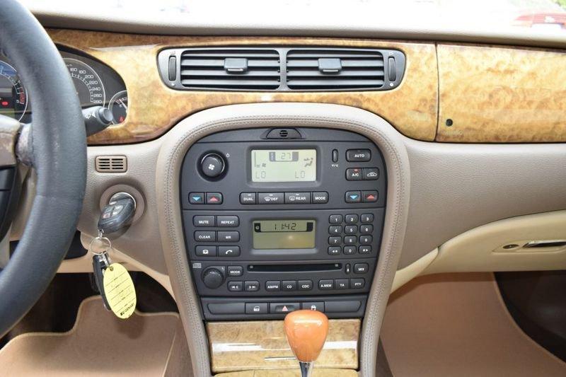 Jaguar S-Type 2.7 diesel V6 Executive