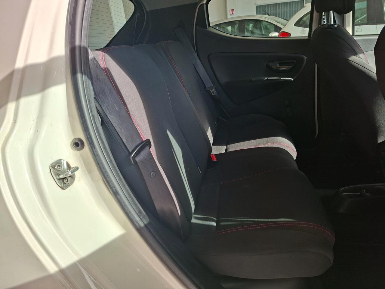 Lancia Ypsilon 1.2 69 CV 5 porte Platinum