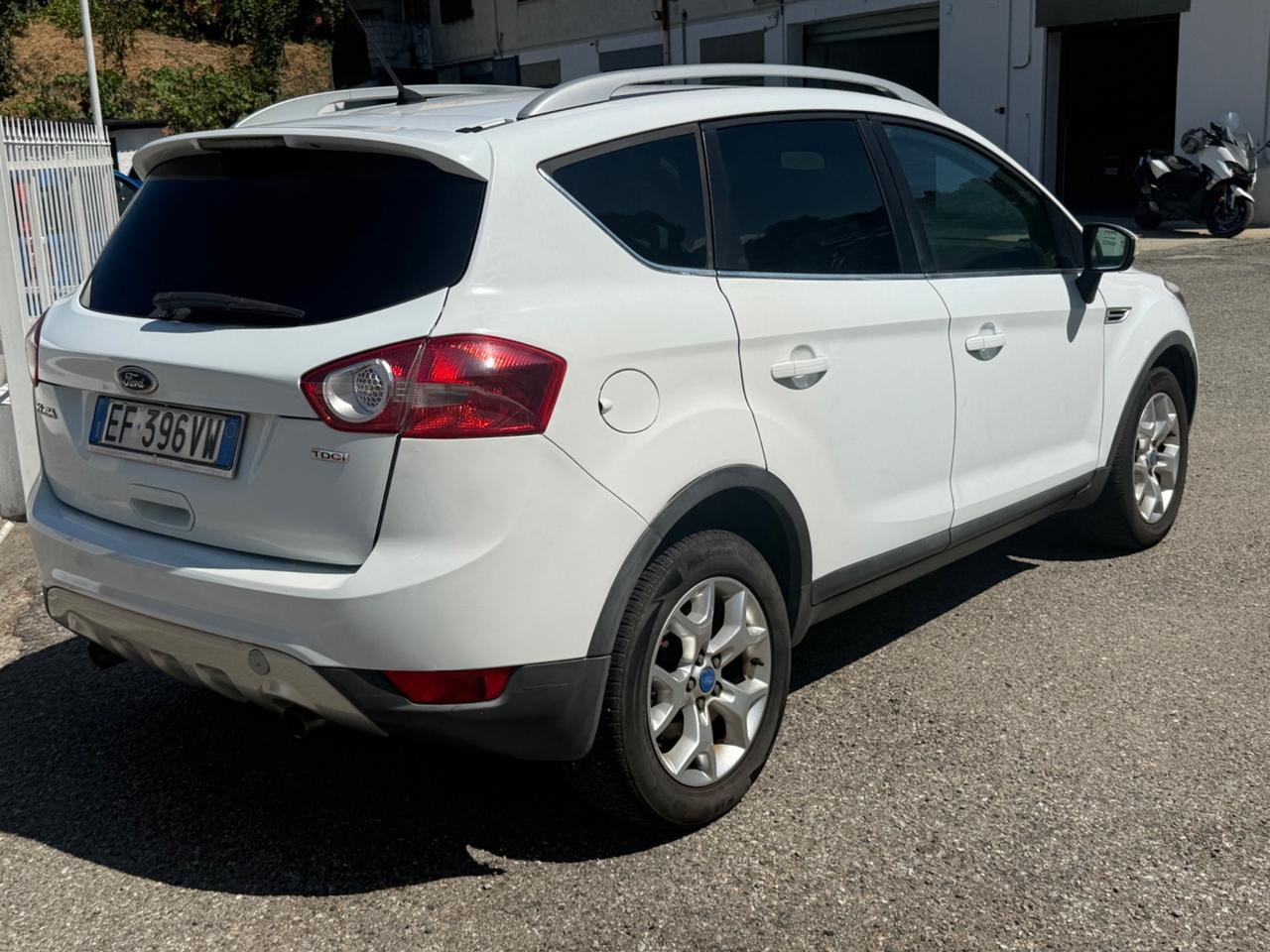 Ford Kuga Kuga+ 2.0 TDCi 140 CV 2WD DPF