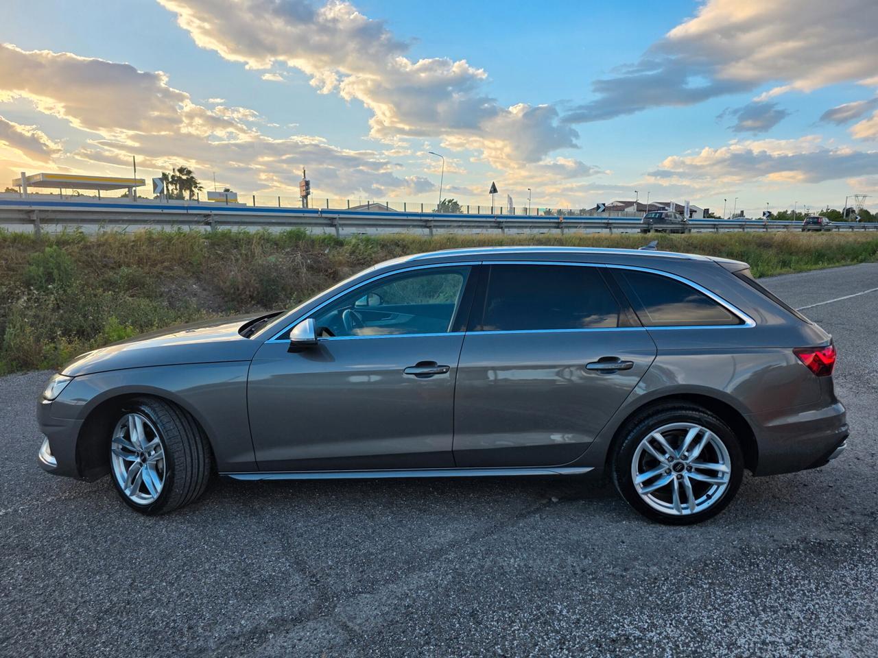 Audi A4 Avant 40 TDI S tronic Business Advanced