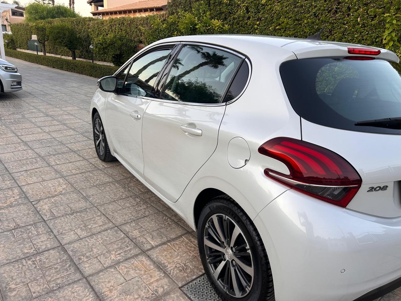 Peugeot 208 BlueHDi 75 5 porte Allure