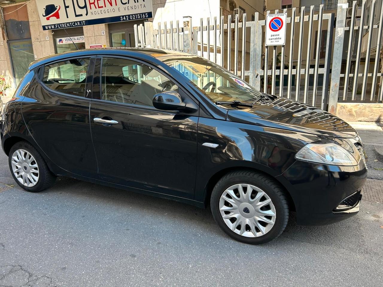 LANCIA YPSILON 1.3 MJT 95CV – 2012 – UNIPROPRIETARIO – GARANZIA 12 MESI – PARI AL NUOVO