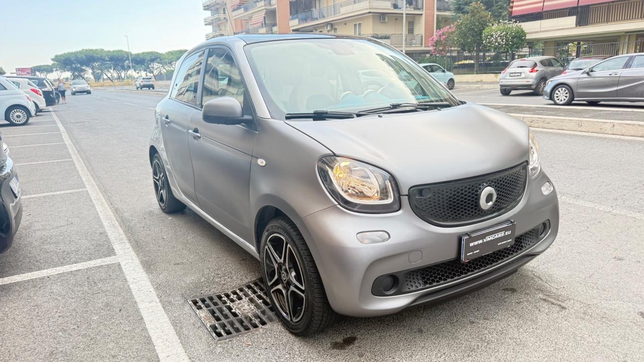 Smart ForFour 70 1.0 Passion LED PDC BLUETOOTH PANORAMA