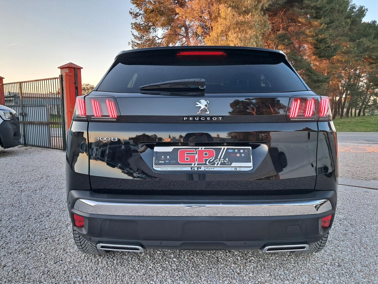 Peugeot 3008 BlueHDi 130cv EAT8 Allure *LED-PELLE-NAVY*