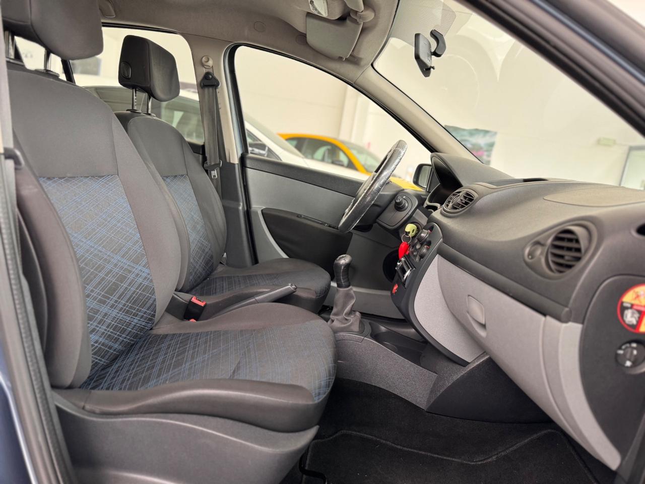 Renault Clio 1.2 16V 5 porte Luxe