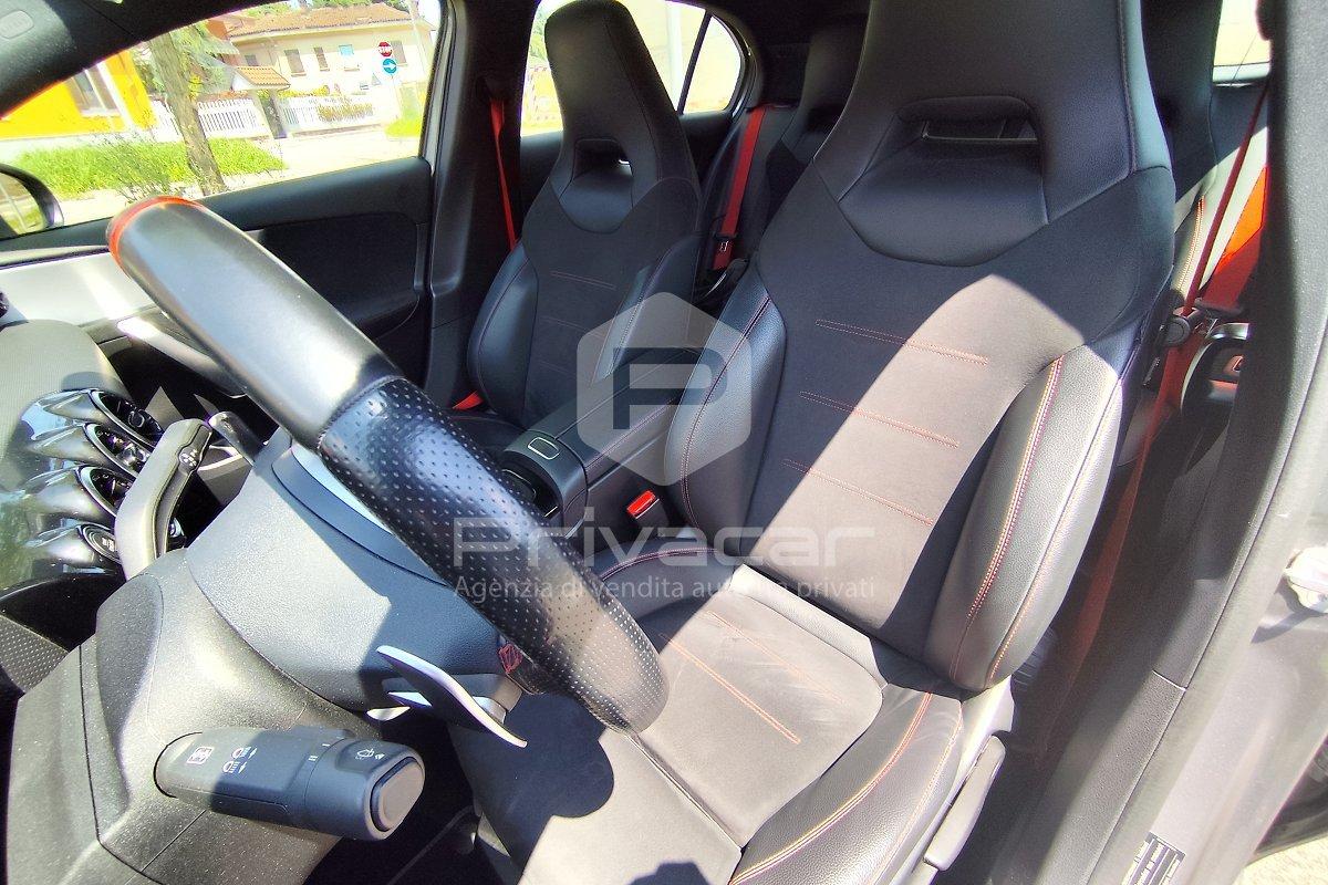 MERCEDES A 35 AMG 4Matic
