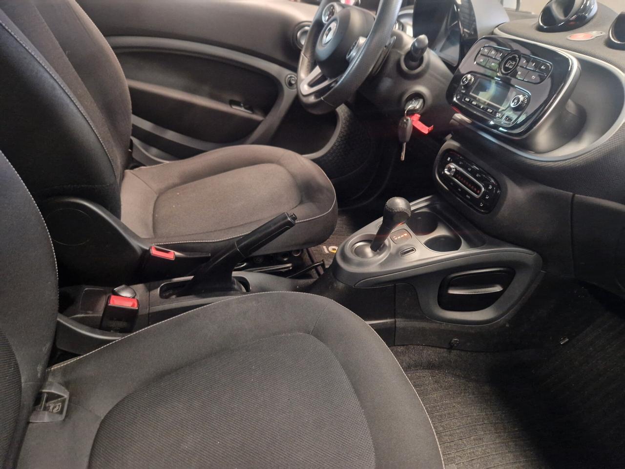 Smart 18th White matt solo 65000km full garanzia full led