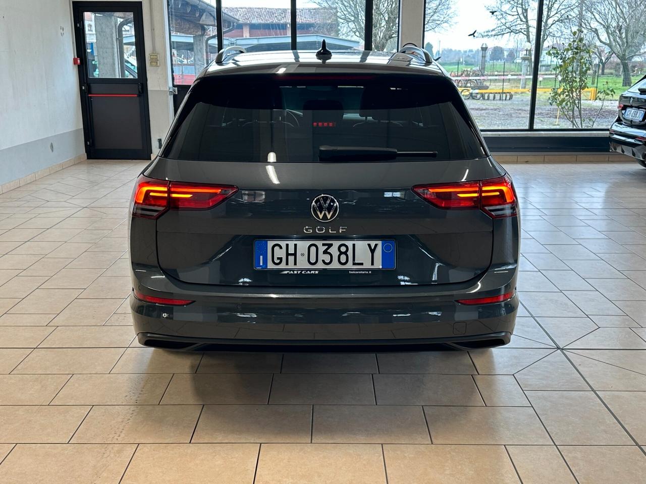 Volkswagen Golf Variant 2.0 tdi LIFE 115cv dsg LUCI AMB*CARPLAY*LED