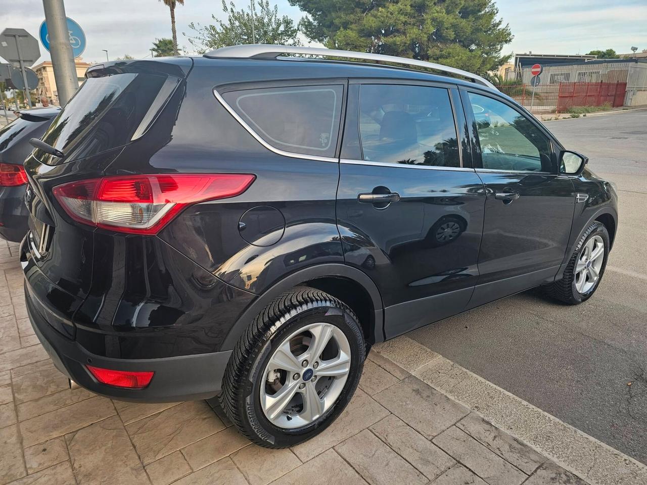 Ford Kuga 2.0 TDCI 140 CV 4WD Titanium