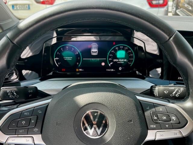 Volkswagen Golf VIII 1.0 tsi evo Life 110cv "FULL LED/NAVI/TELEKAMERA/PDC