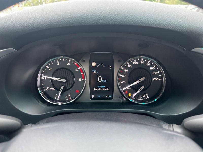 Toyota Hilux doppia cabina Lounge 2.4 cc automatico