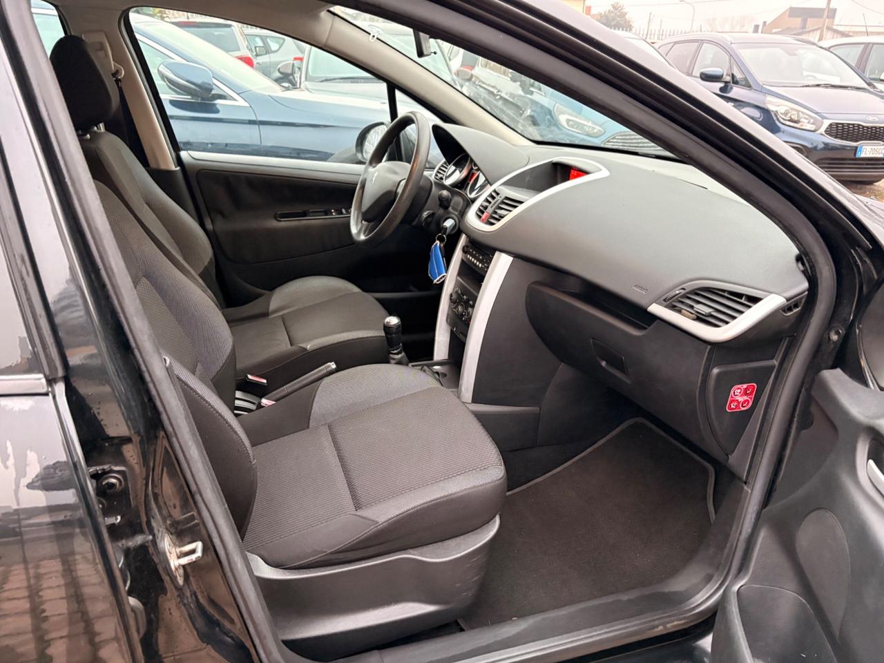 Peugeot 207 Plus 1.4 8V 75CV 5p. ECO GPL