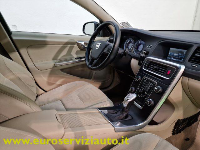 VOLVO V60 T3 Powershift Kinetic