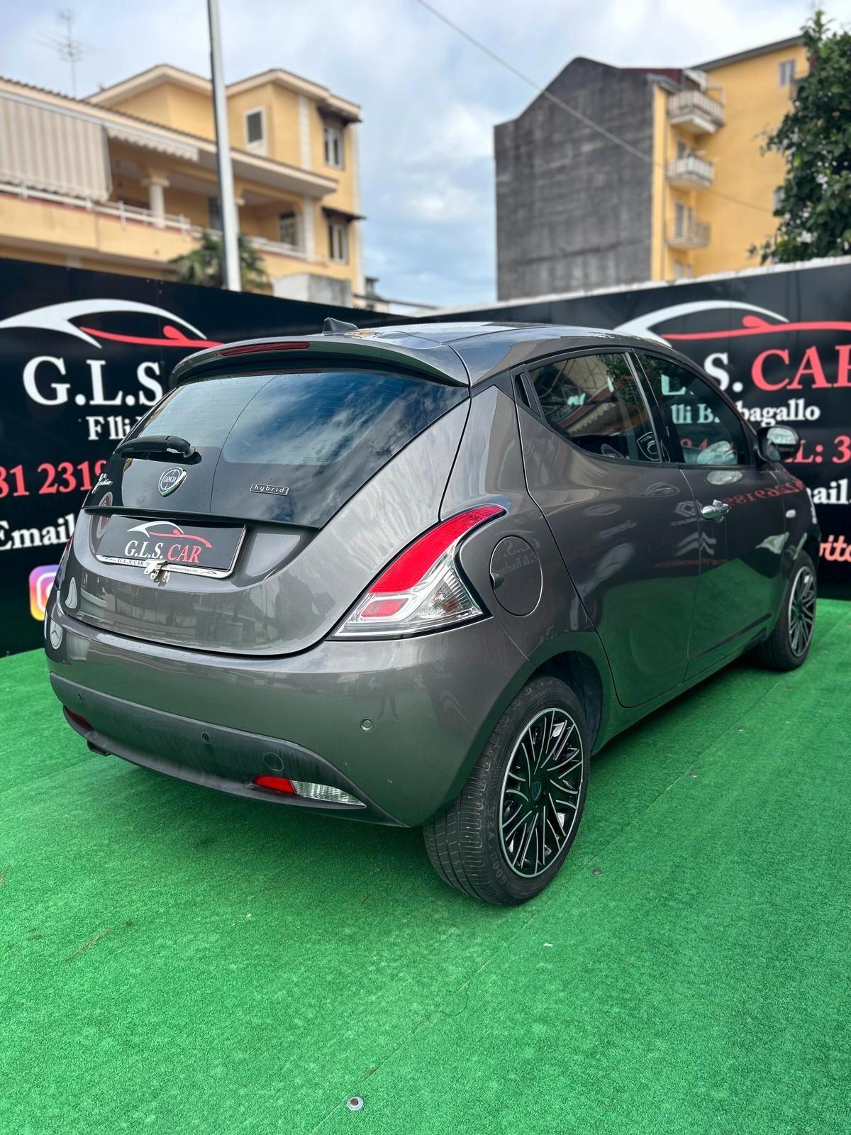 Lancia Ypsilon 1.0 Benzina Hybrid