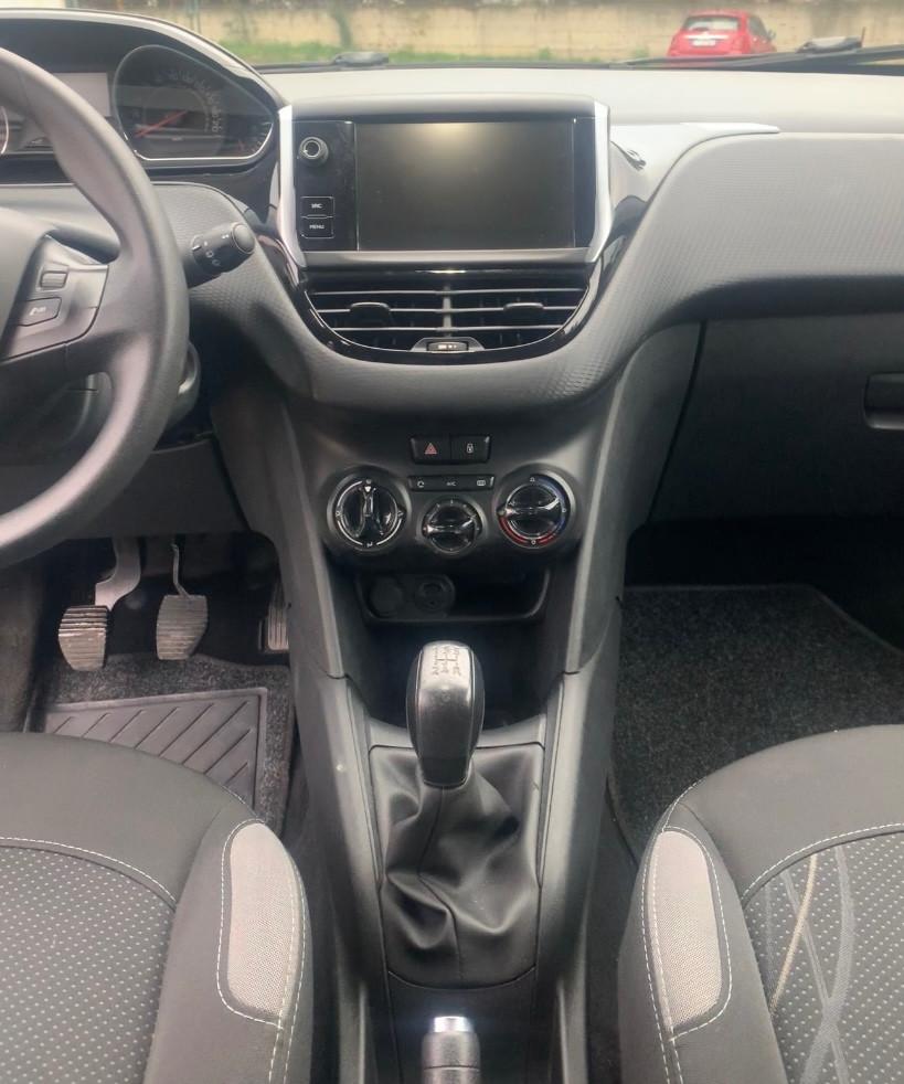 Peugeot 208 1.4 HDi 68 CV 5p Allure 130000KM