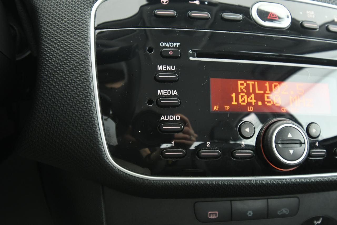 FIAT Punto 5p 1.4 natural power Easy 70cv NEOPATENTATI+C15"