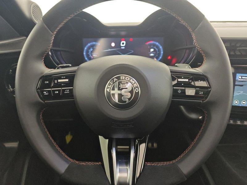 Alfa Romeo Junior 1.2 145 CV Hybrid eDCT6 Intensa Tetto panorama + Vernice