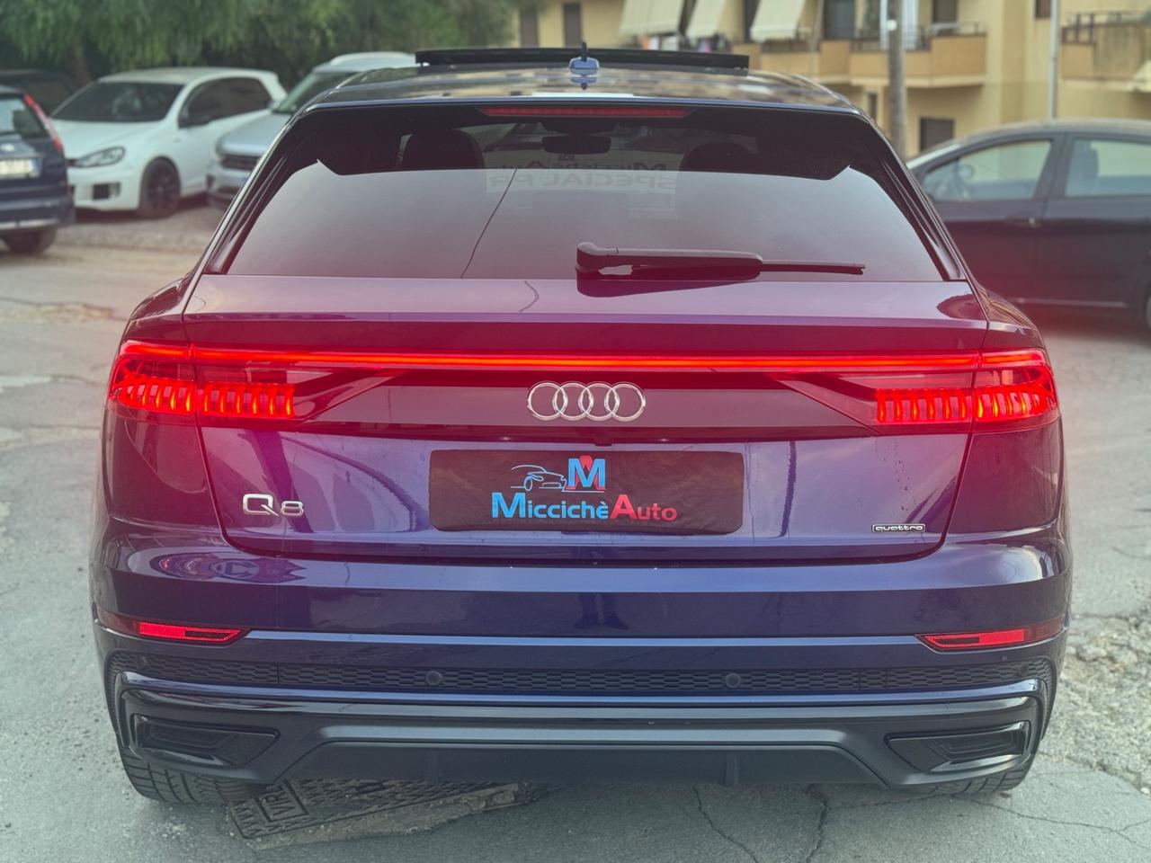 AUDI Q8 45 TDI 231 CV S-LINE TETTO R22 FULL IVA