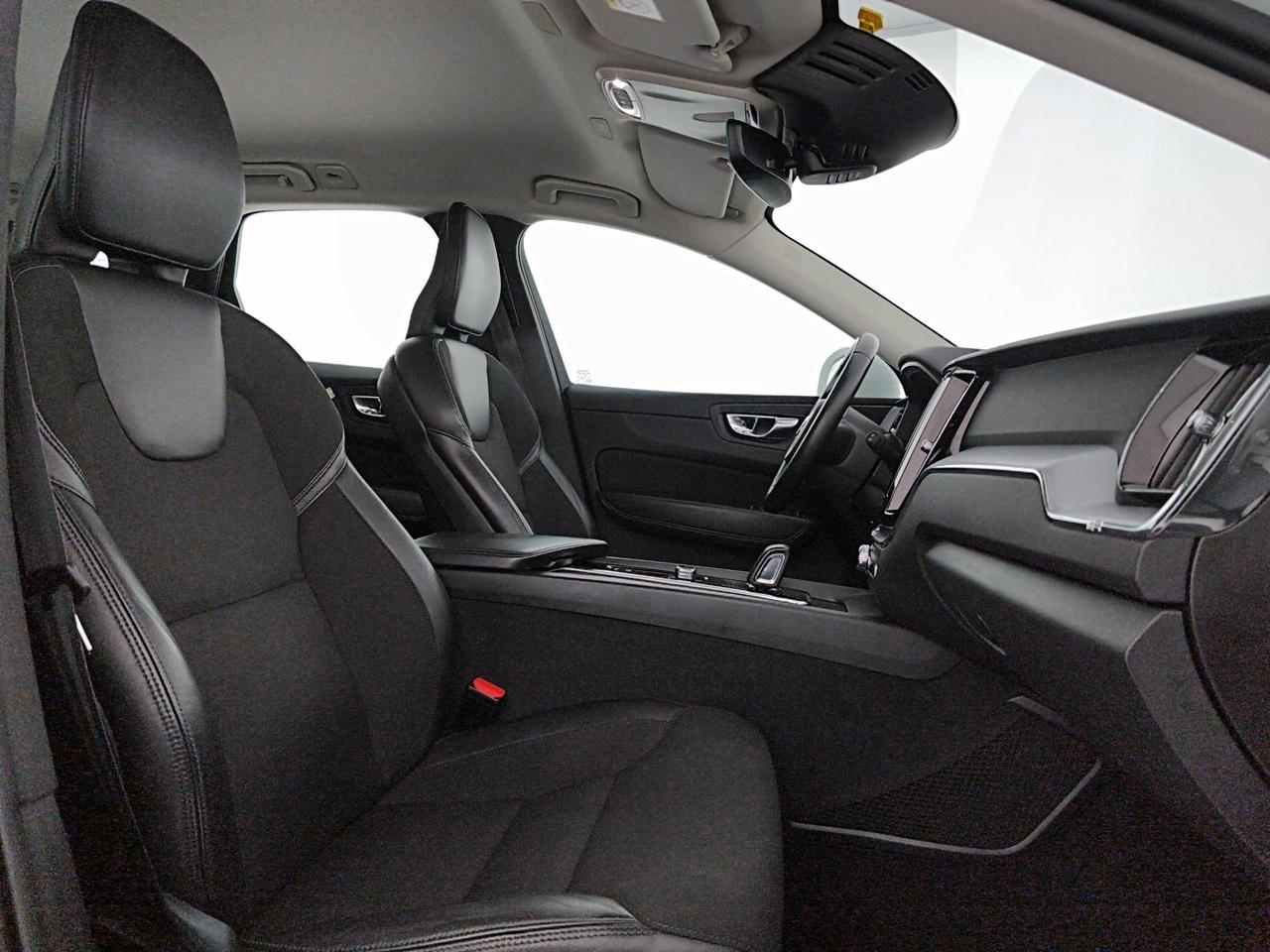 Volvo XC60 2.0 b4 Business Plus awd