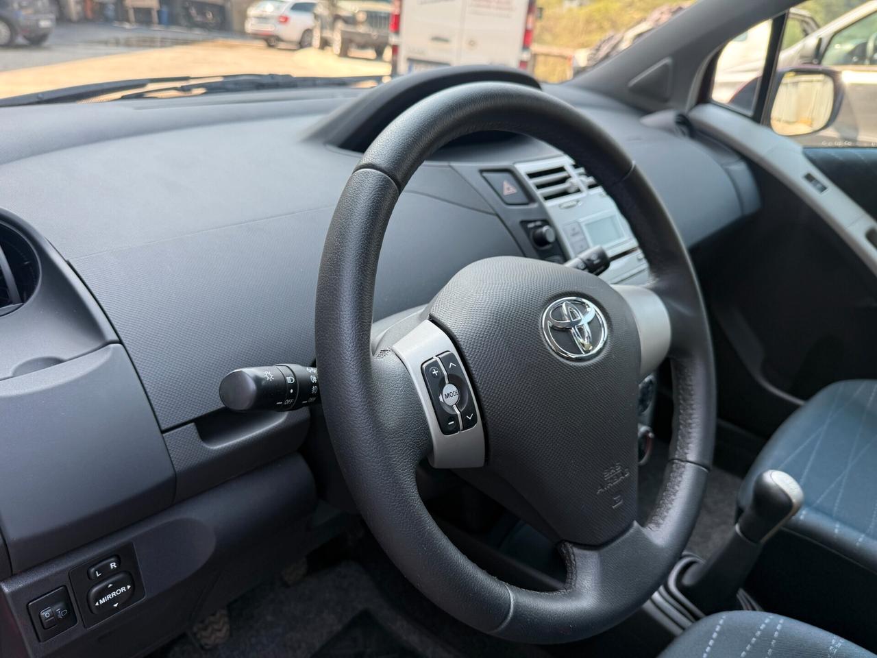 Toyota Yaris 1.3 5 porte Sol 86cv SOLO 17.400 KM