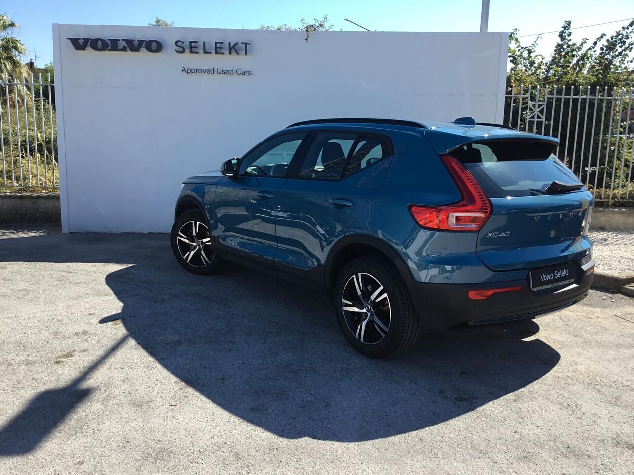 Volvo XC40 B3 automatico Plus Dark