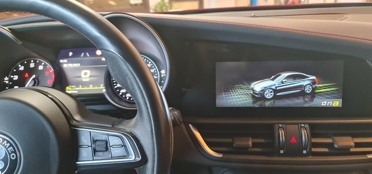 Alfa Romeo Giulia Giulia Quadrifoglio 510cv CCM-HARMAN-AKAPOVICK