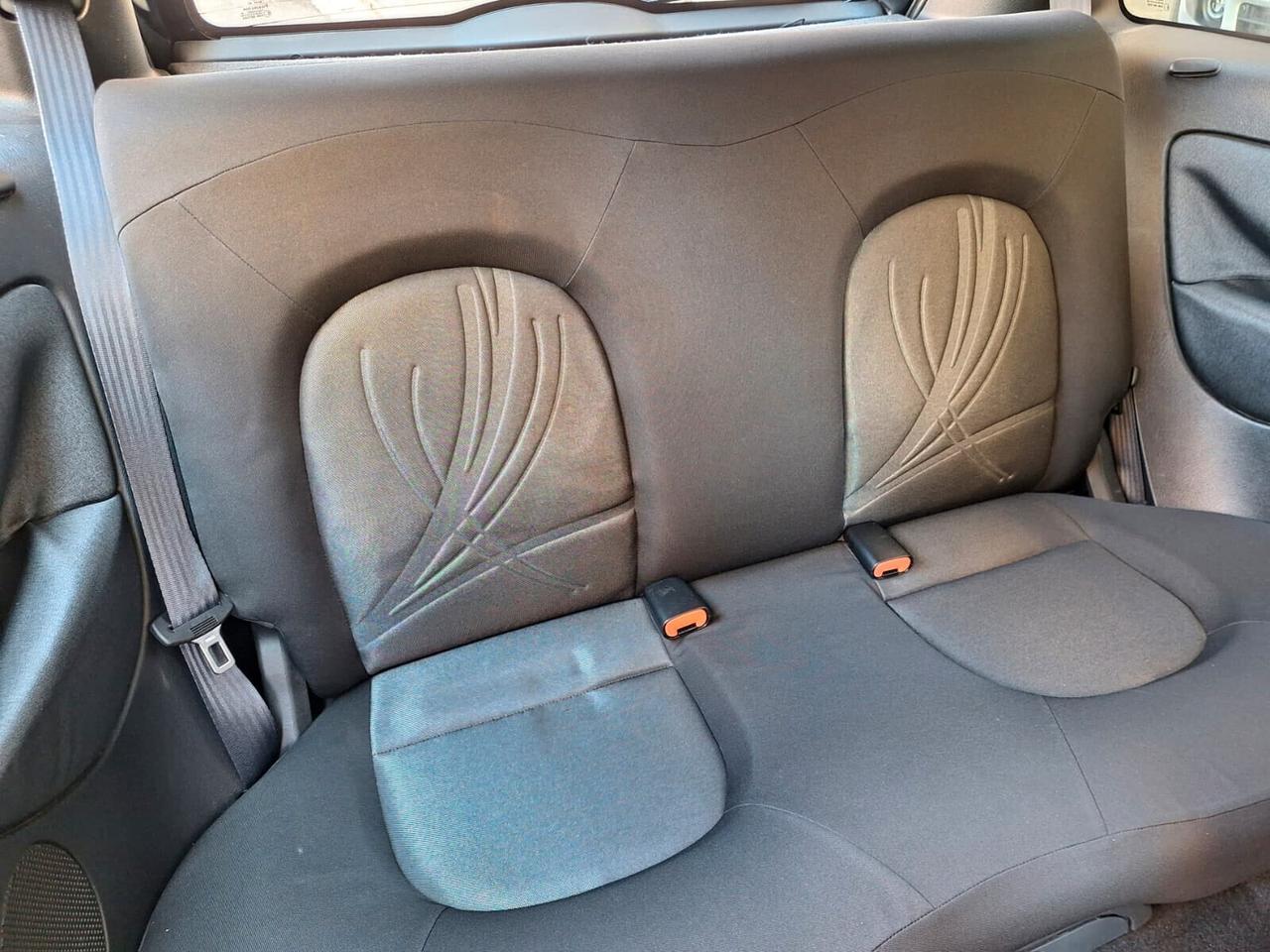 Lancia Ypsilon 1.3 MJT 75 CV Platinum