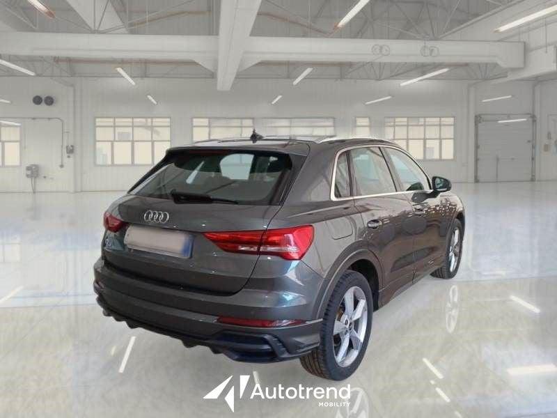 Audi Q3 35 TDI 150 CV S Tronic Automatica S Line Edition