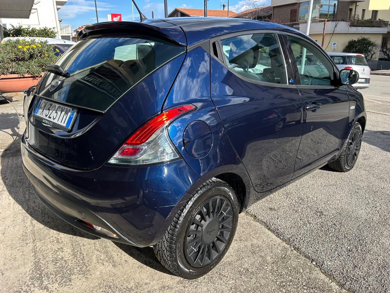 Lancia Ypsilon 1.2 GPL DI SERIE ( Motore FIRE)