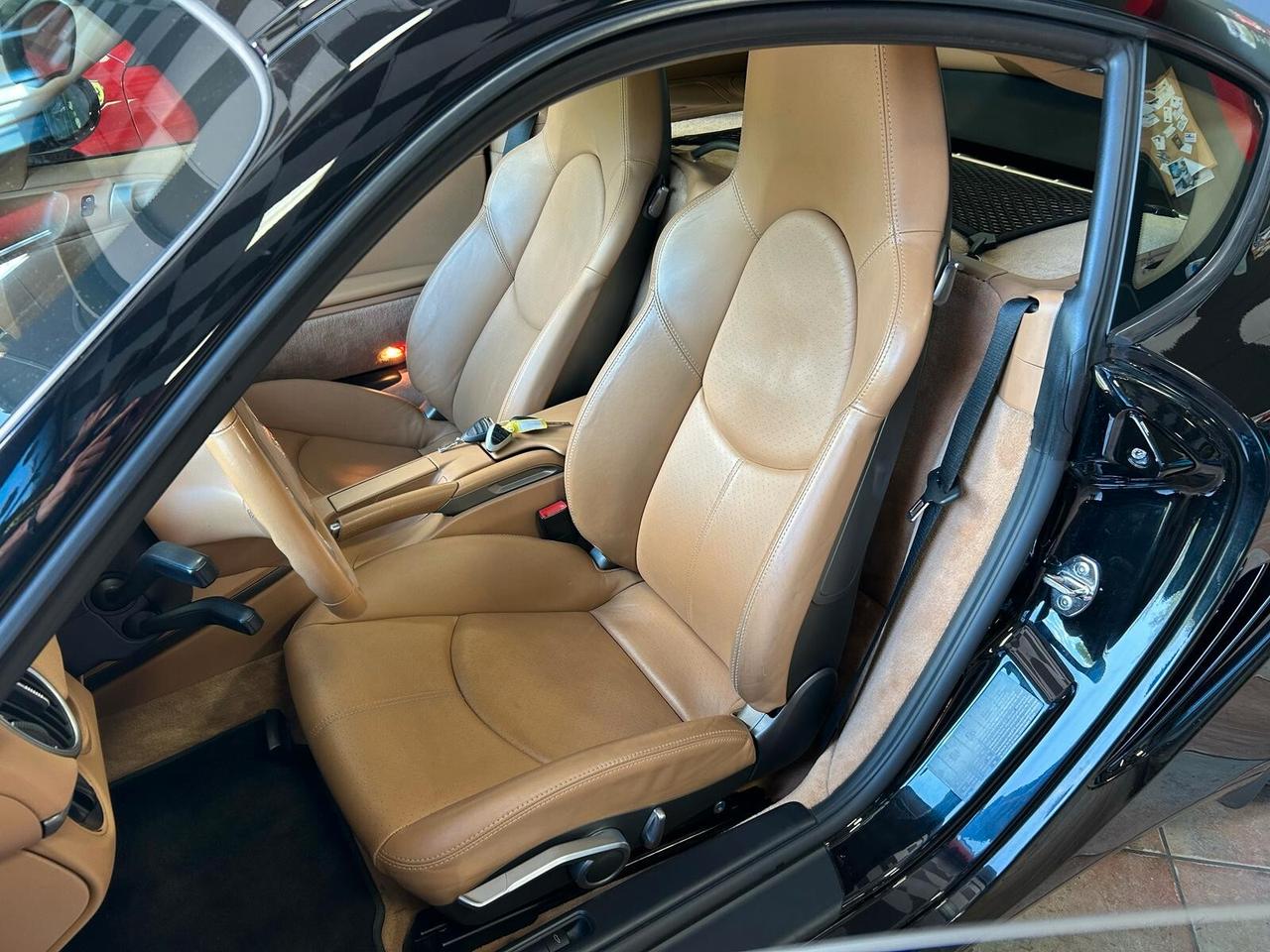 Porsche Cayman 2.7