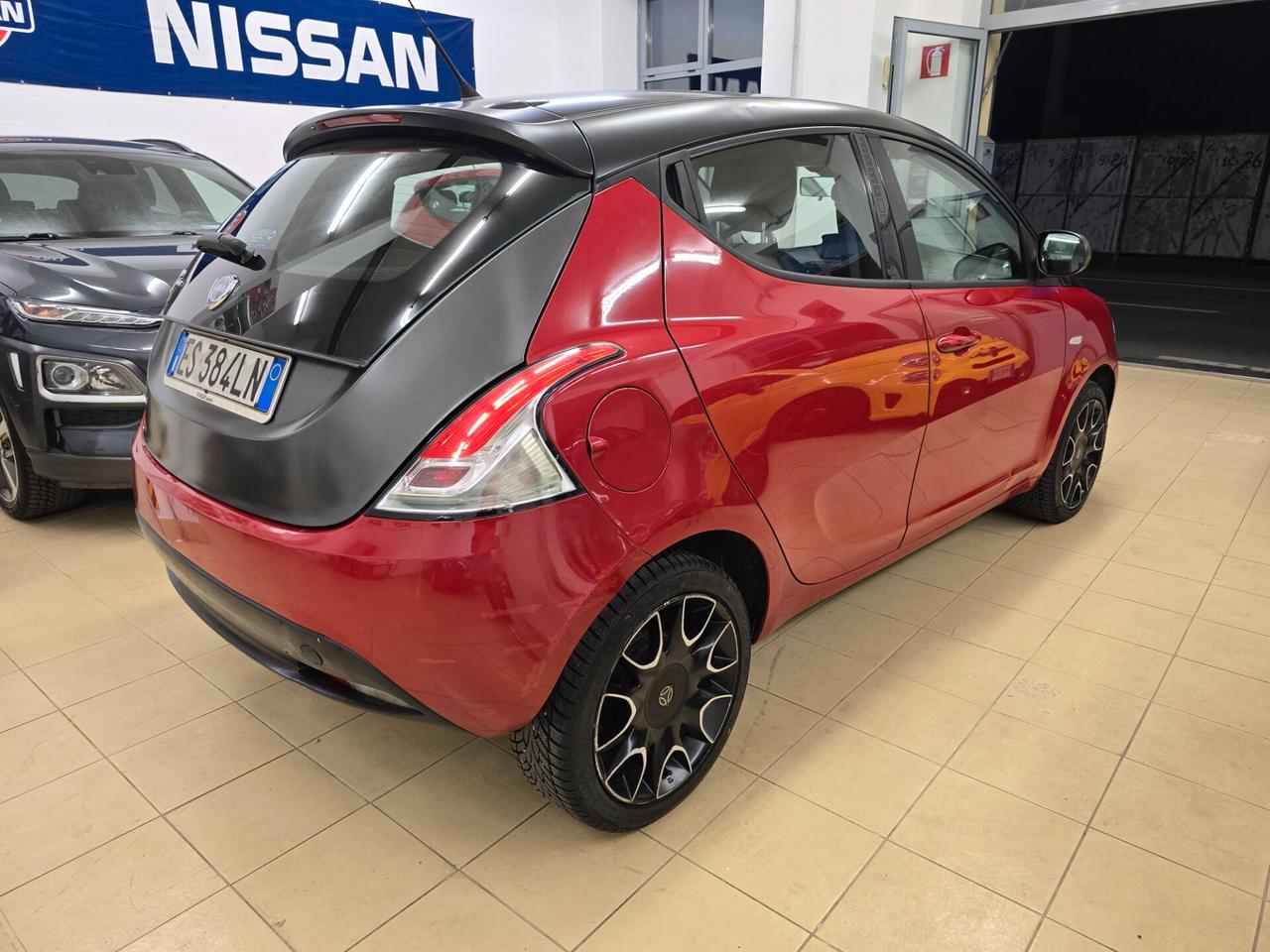 Lancia Ypsilon 1.3 MJT 16V 95 CV 5 porte S&S S Momodesign