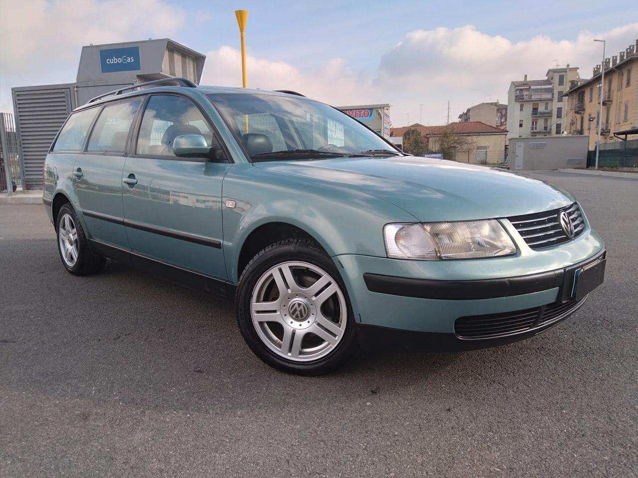 Volkswagen Passat 1.9 TDI/115 CV cat Var. H.line x neopatentati