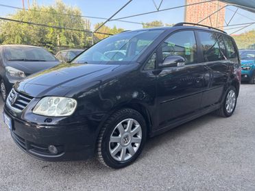 Volkswagen Touran 2.0 TDI 136CV highline Automatica