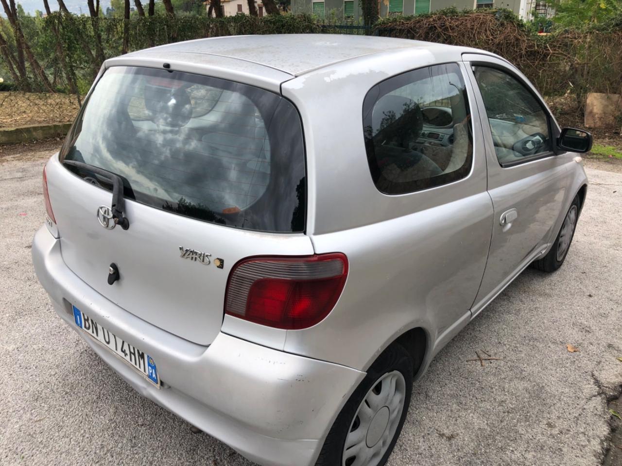 Toyota Yaris 1.0i benzina 3 porte Aria Condizionata