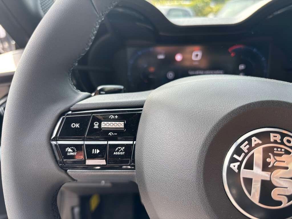 Alfa Romeo Junior 1.2 136 CV Hybrid 2026 KM 0 IVA ESPOSTA Tua a solo 249 Euro al mese