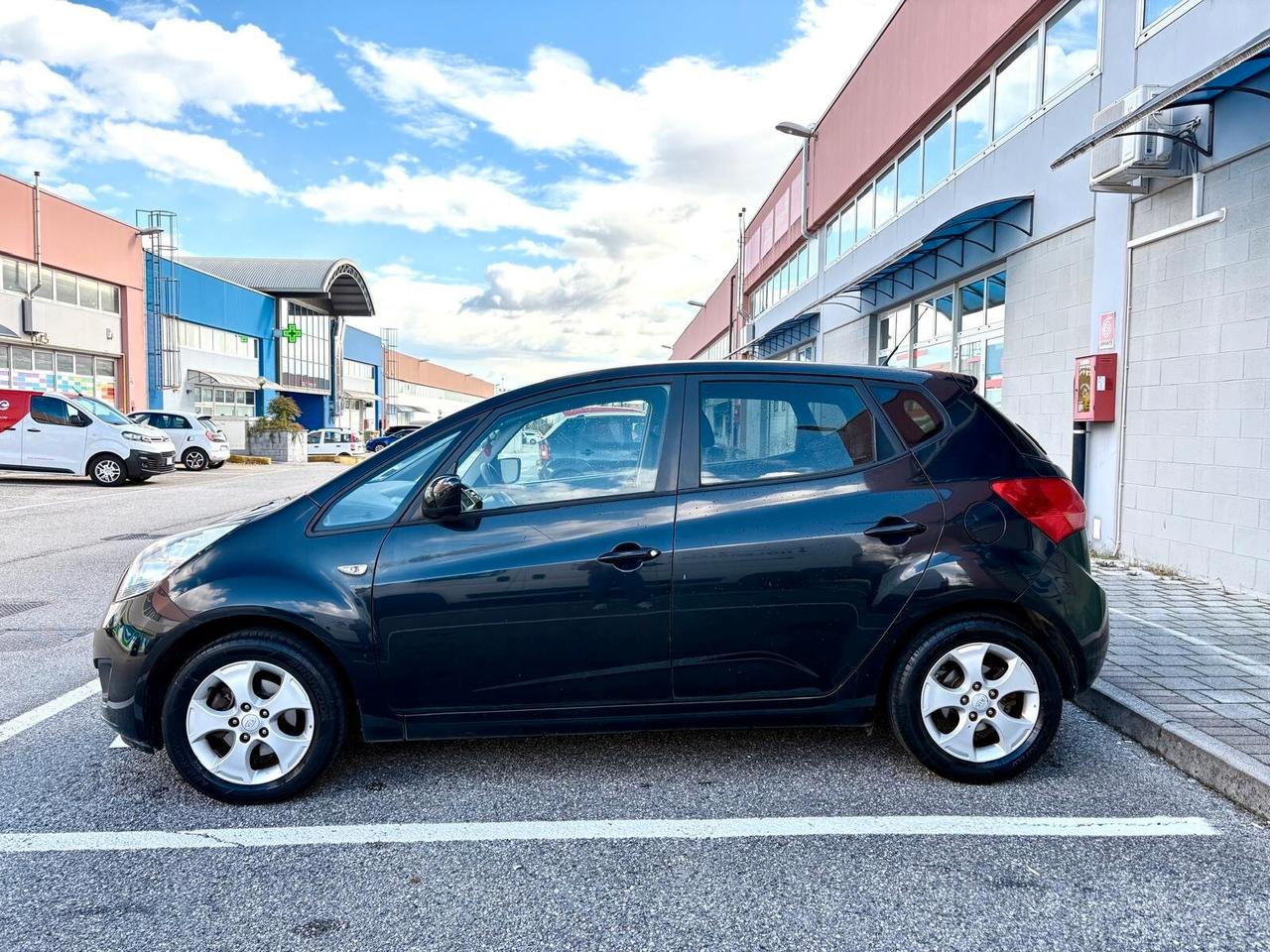 KIA Venga 1.4 Benzina ok neopatentati