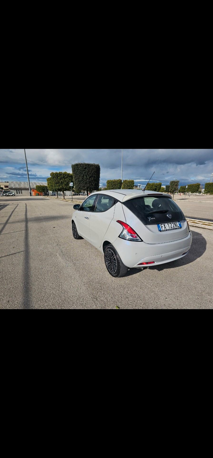 Lancia Ypsilon 1.2 69 CV 5 porte Platinum