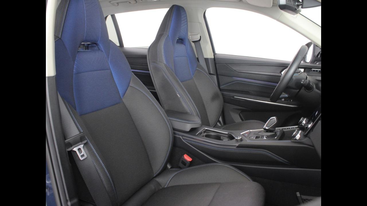 Lynk & Co 01 - 01 1.5 td phev auto