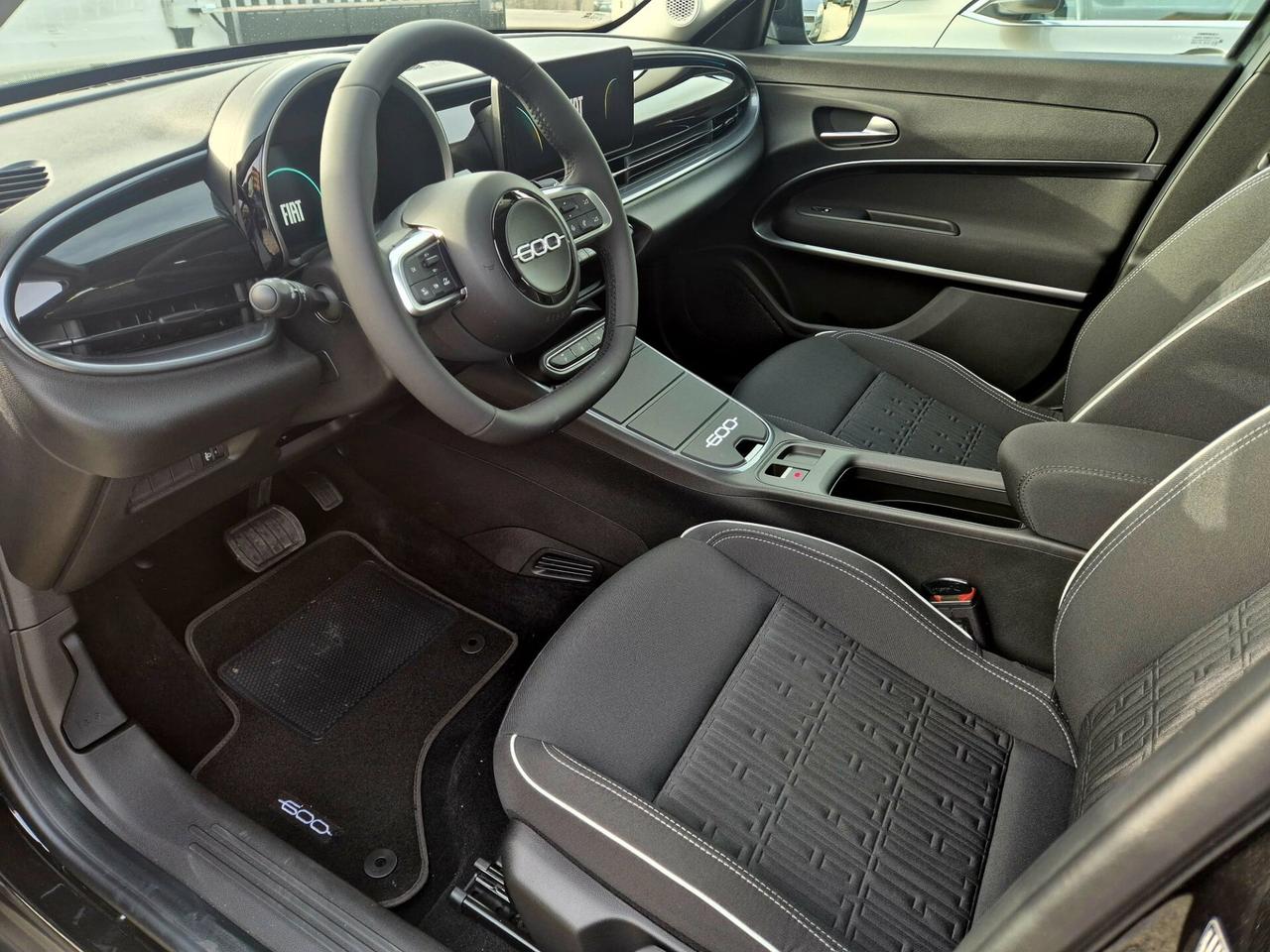 Fiat 600 Hybrid 110 CV DCT MHEV La Prima