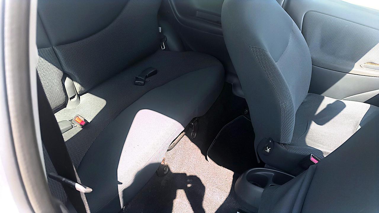 Toyota Yaris 1.0i 16V cat 3 porte Sol